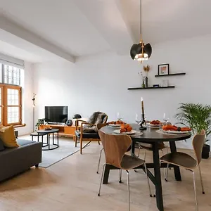  Appartement Huswell - Stunning At The Grand Market Of België